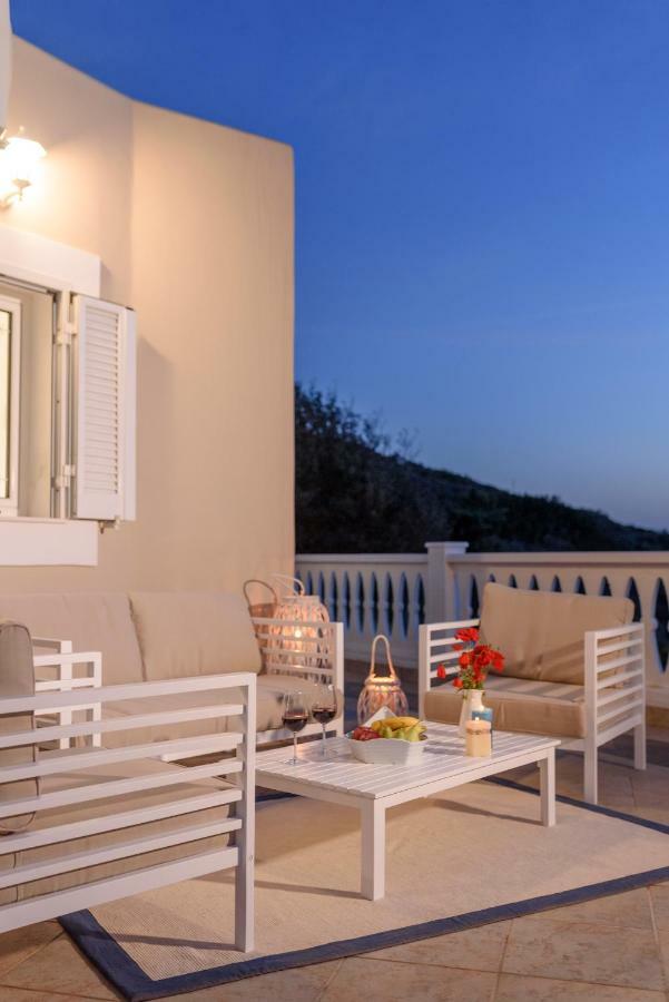 Full View In A Luxury House Vila Kalamaki  Exterior foto